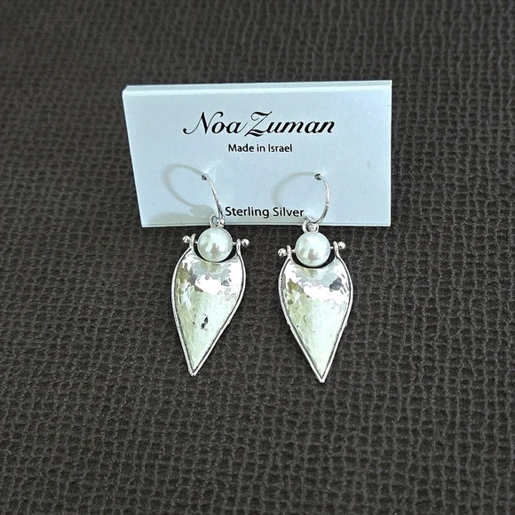 Noa Zuman Inverted Teardrop💧 With Freshwater Pearl Earrings - Picture 8 of 16